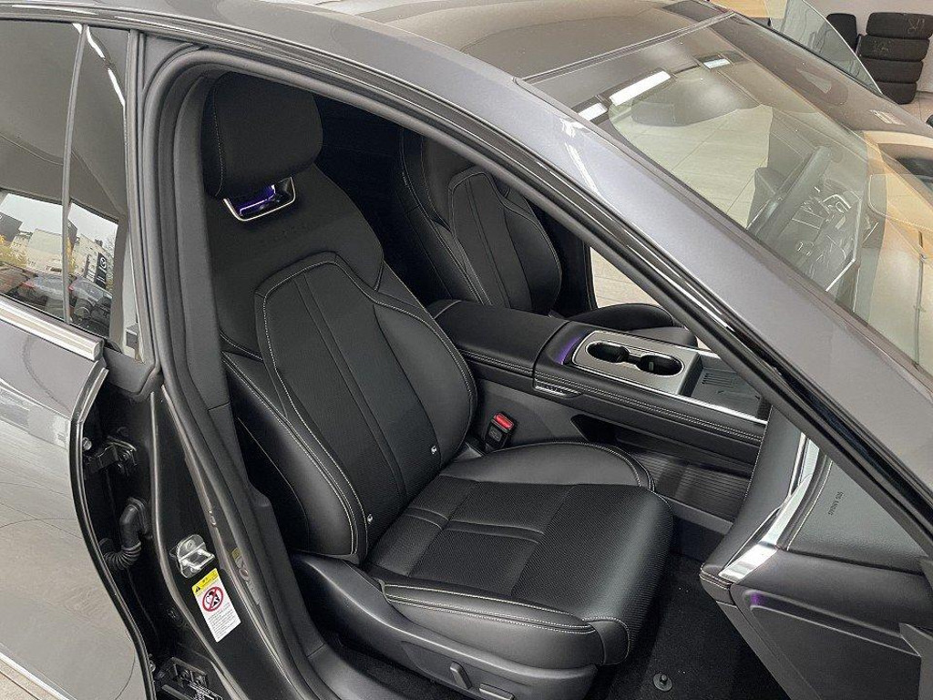 Mazda 6e