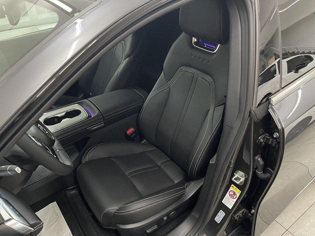 Mazda 6e
