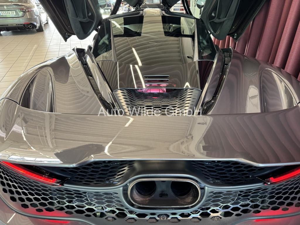 McLaren 750S
