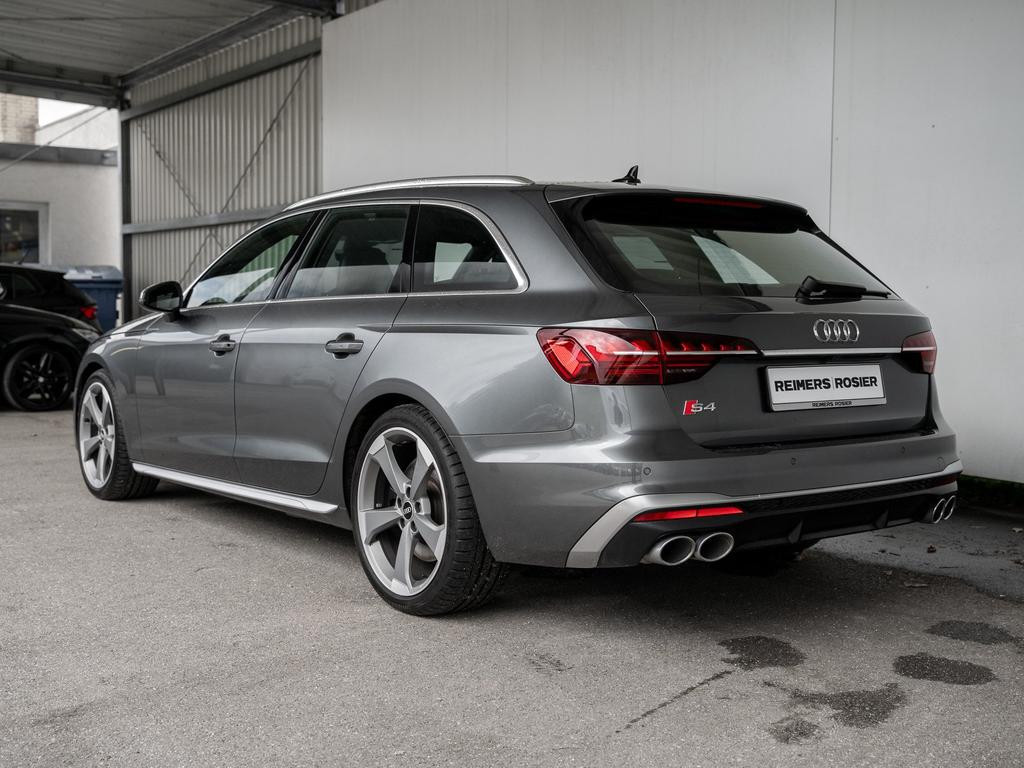 Audi S4