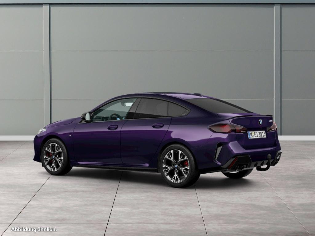 BMW M235
