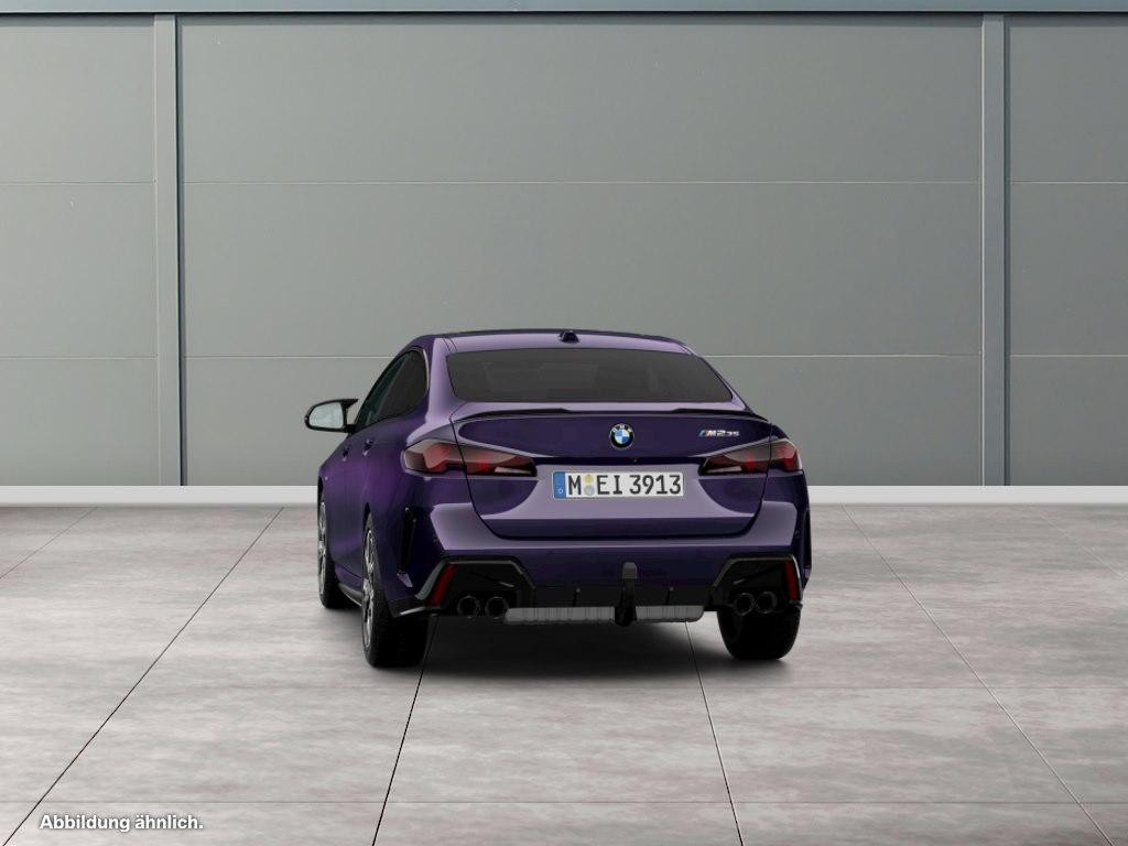 BMW M235
