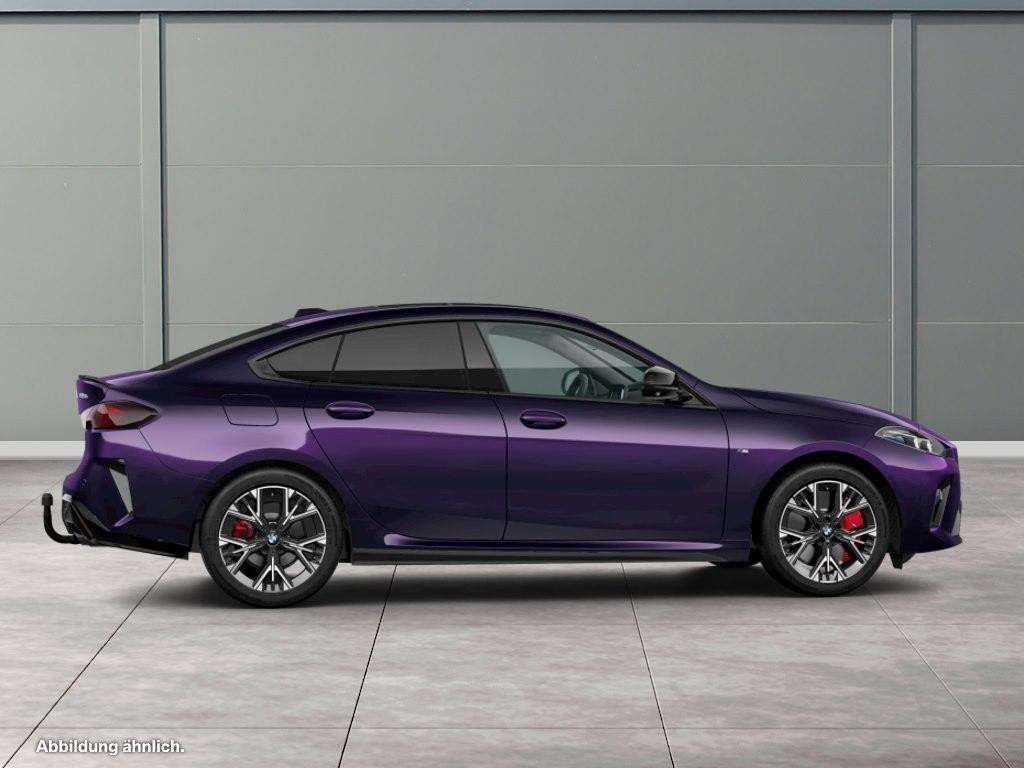 BMW M235