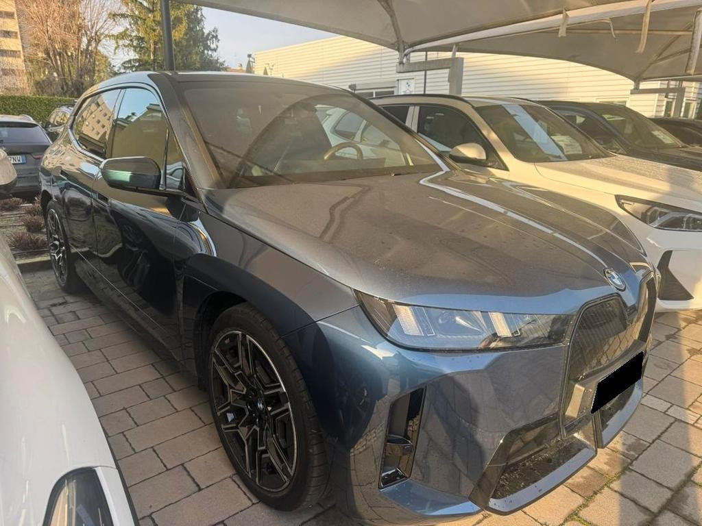 BMW iX
