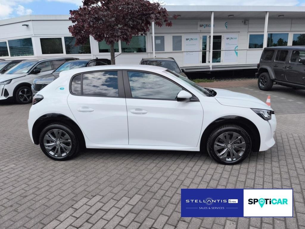 Peugeot e-208