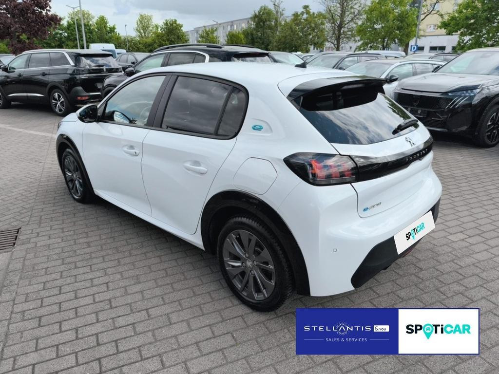 Peugeot e-208