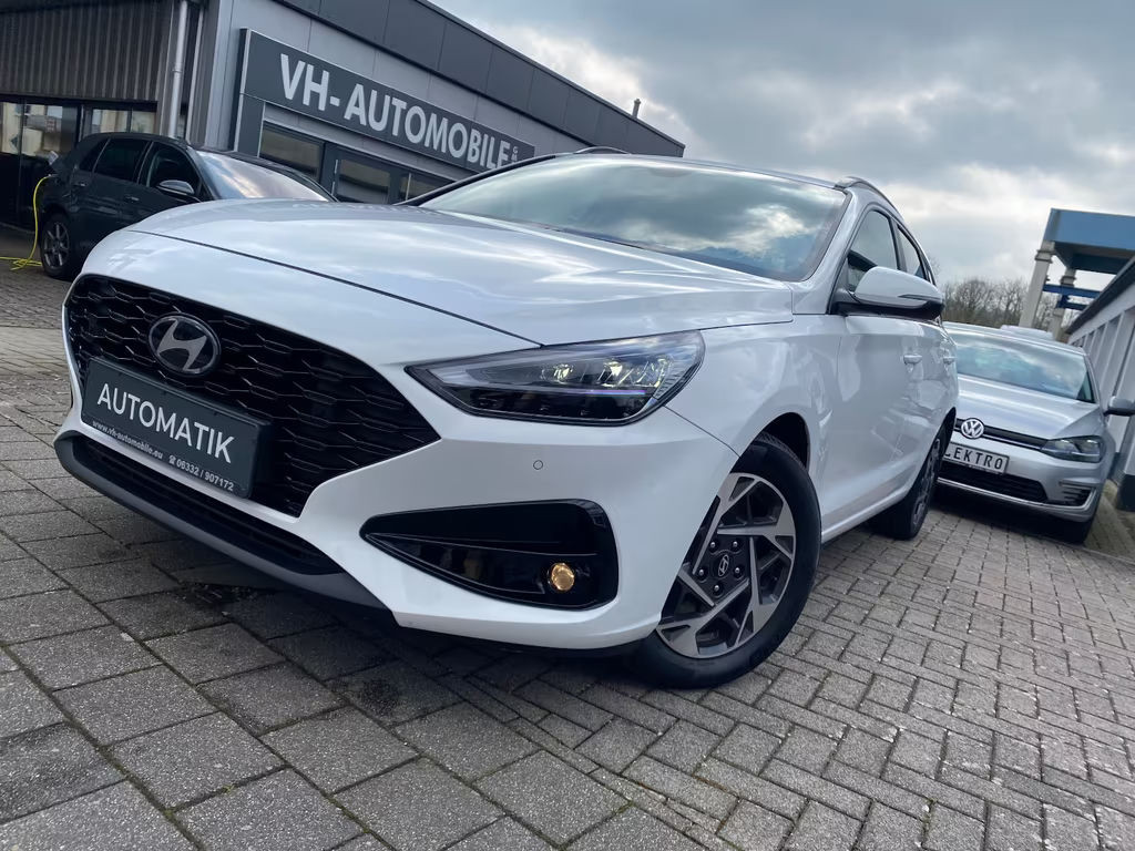 Hyundai i30 cwDCT*ABSTANDSTEMPOMAT*NAVI*LED*PDC vo&hi&Shz
