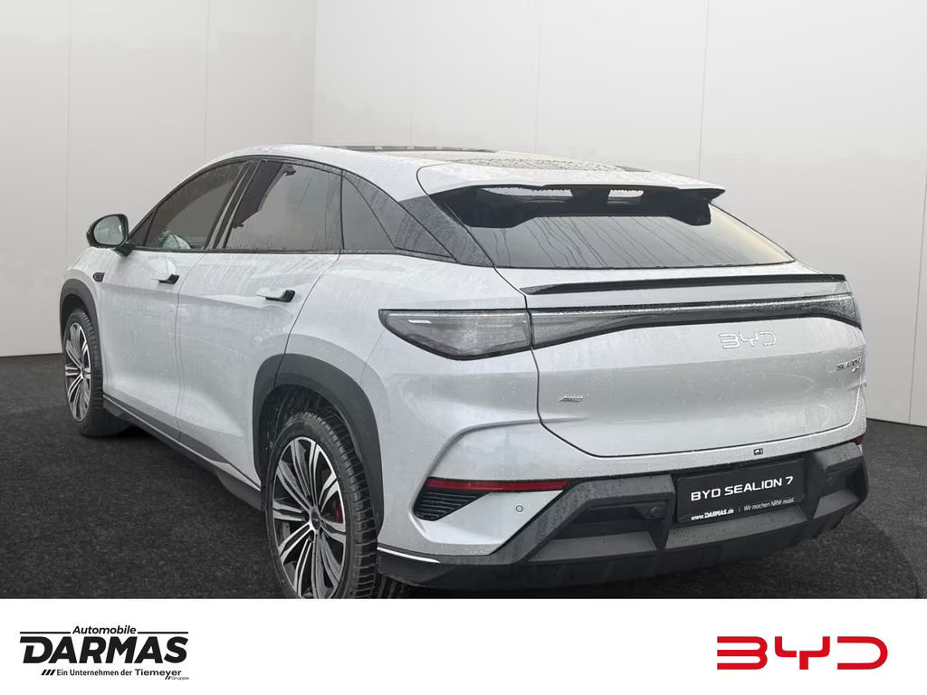 BYD Sealion 7