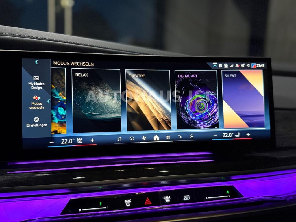 BMW i7