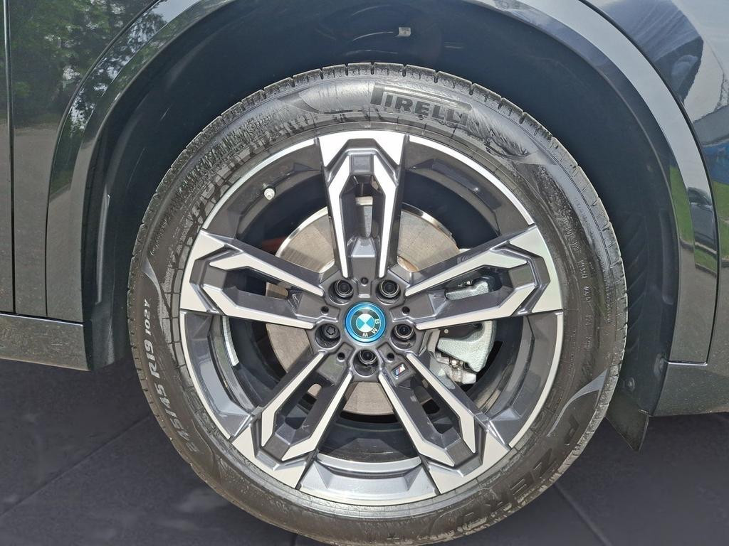 BMW iX2