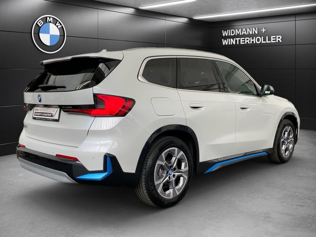 BMW iX1