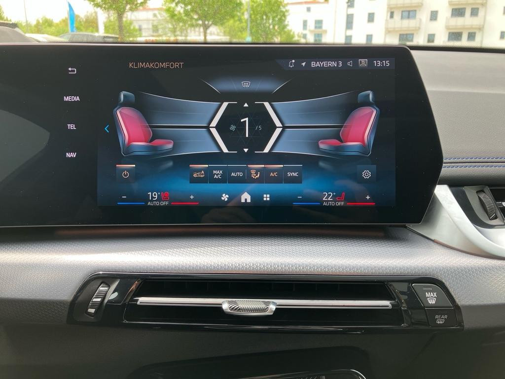 BMW iX1