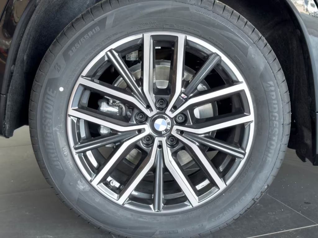 BMW iX1