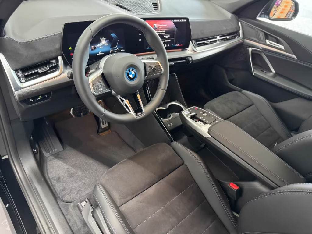 BMW iX1