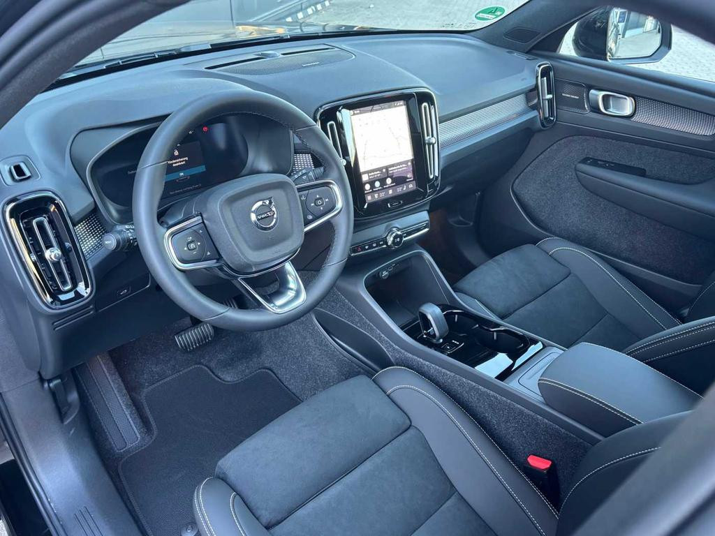 Volvo EX40