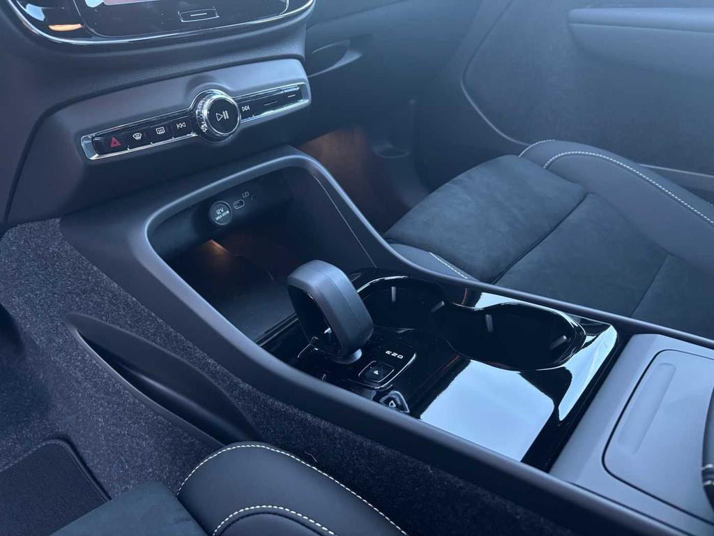 Volvo EX40