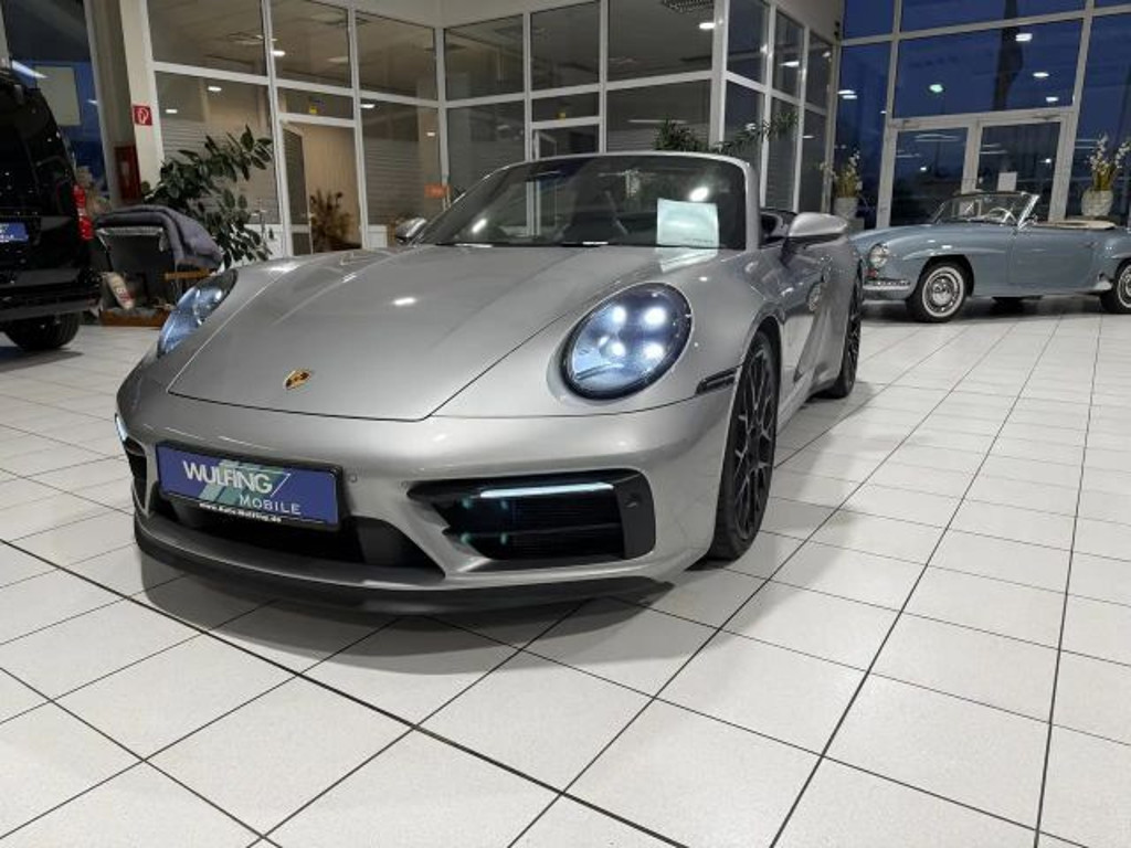 Porsche 911 GTS Carrera Cabriolet