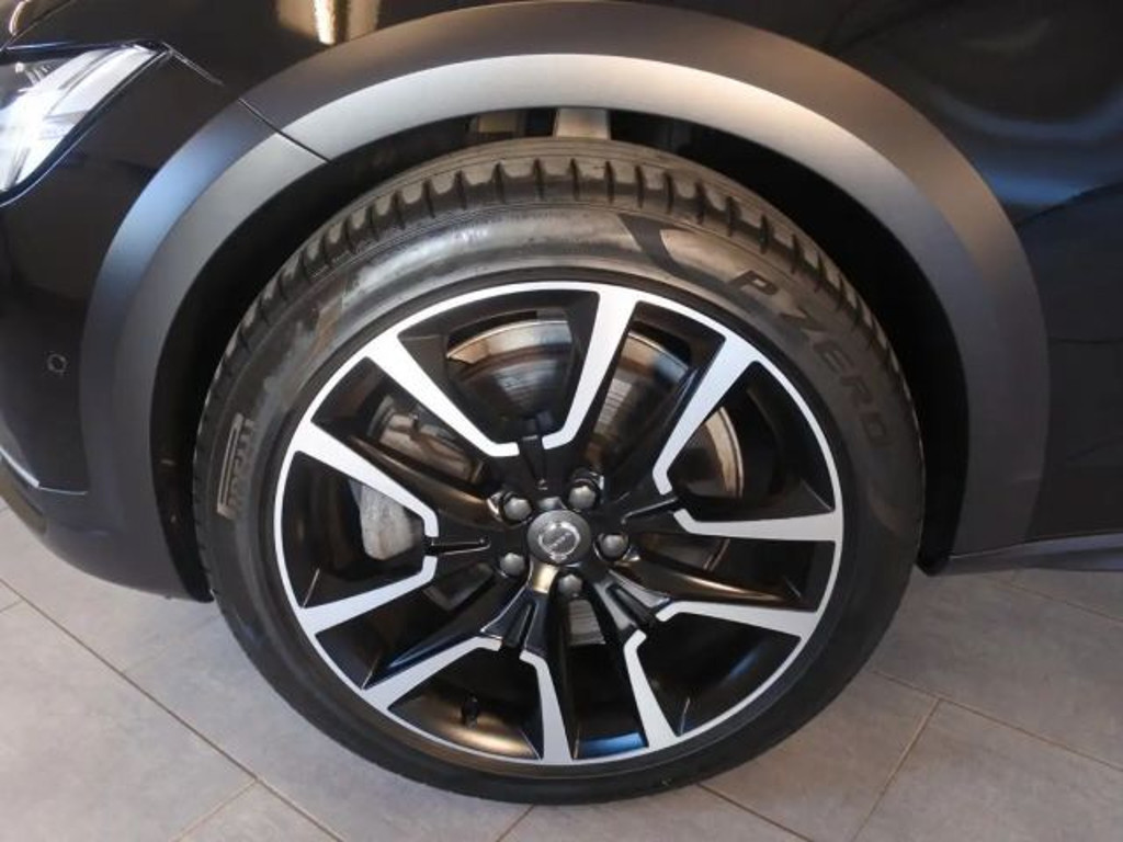Volvo V90 Cross Country