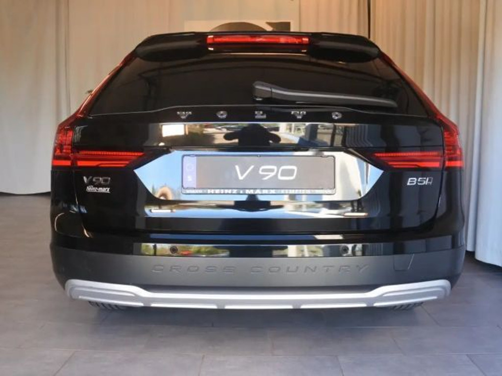 Volvo V90 Cross Country