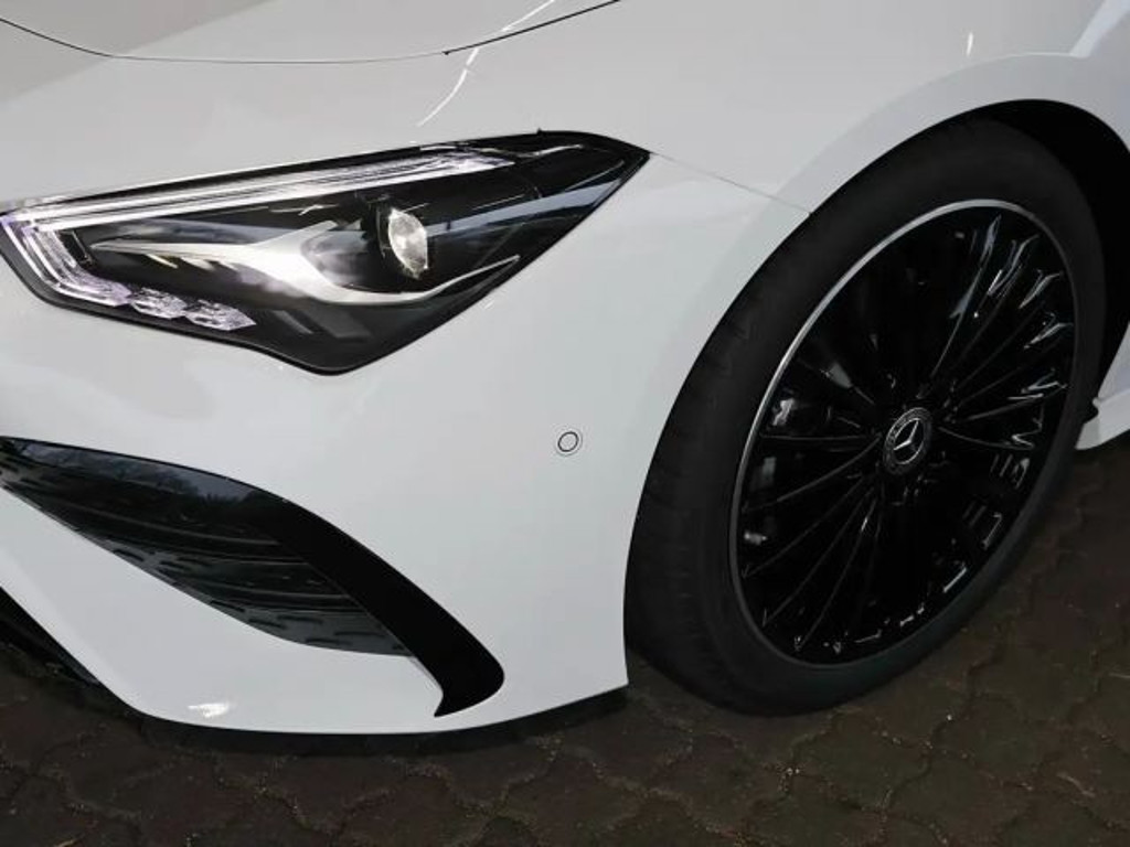 Mercedes-Benz CLA-Klasse CLA 200 AMG Line