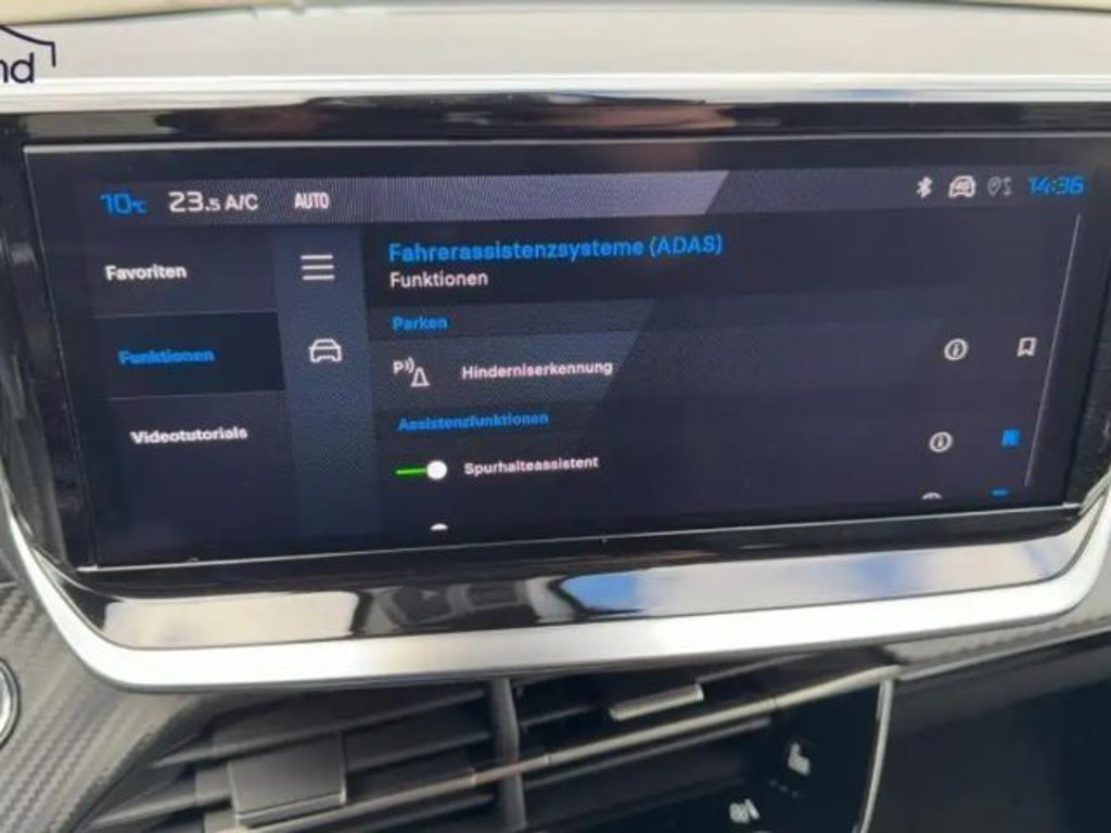 Peugeot e-208