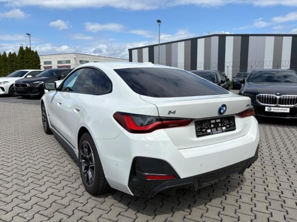 BMW i4