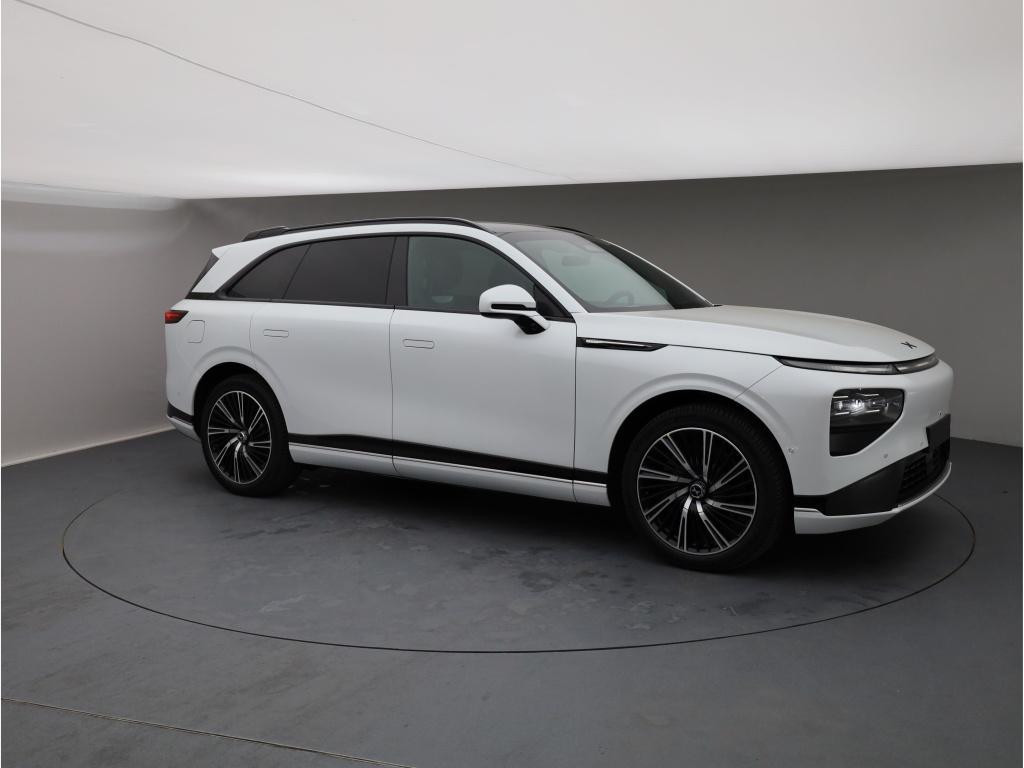 Xpeng G9