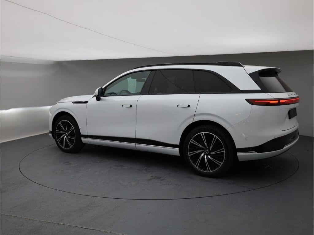 Xpeng G9