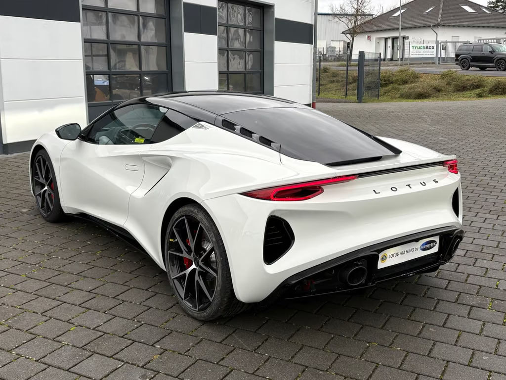 Lotus Emira