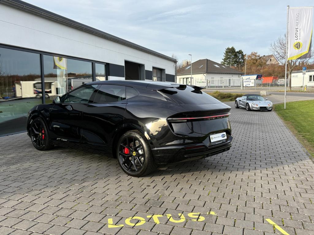 Lotus Eletre