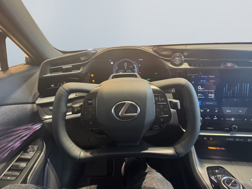 Lexus RZ