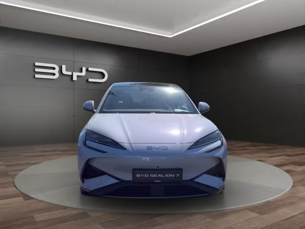 BYD Sealion 7