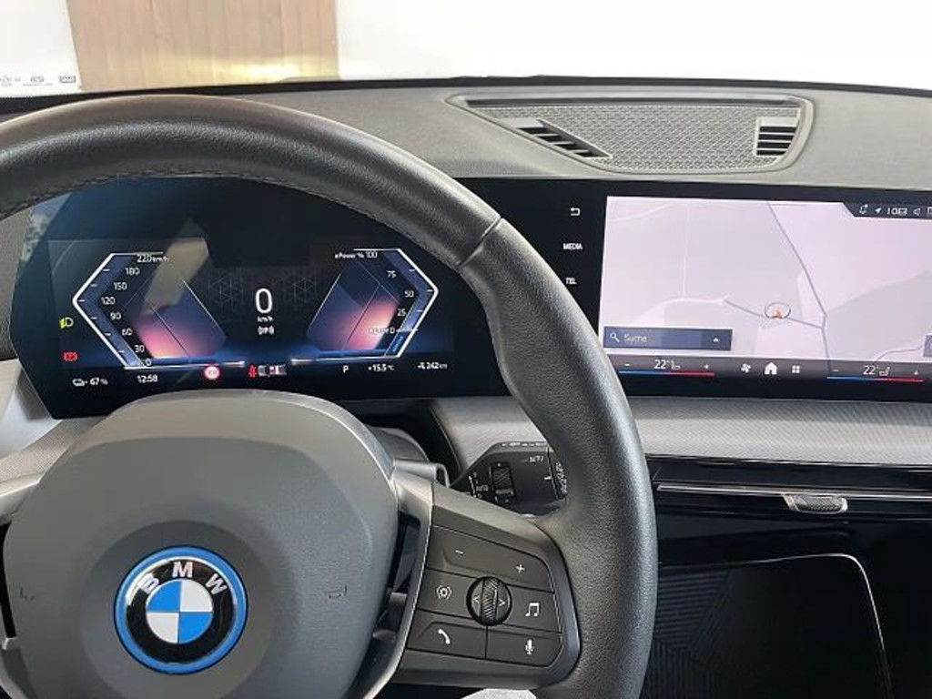 BMW iX1