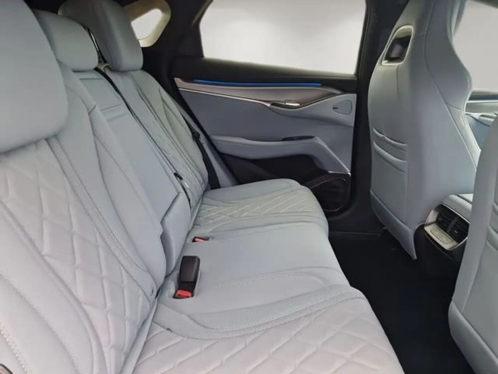 BYD Sealion 7