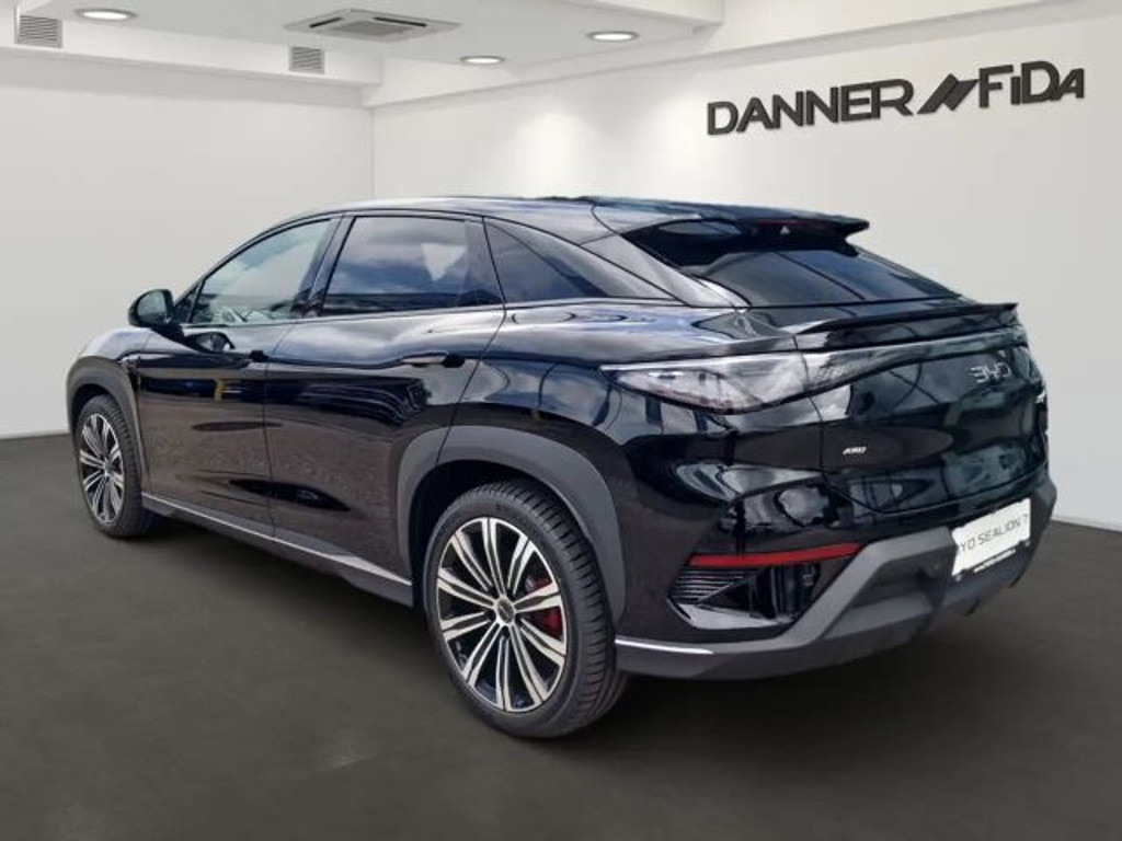 BYD Sealion 7