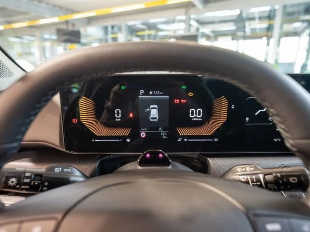 Kia K4