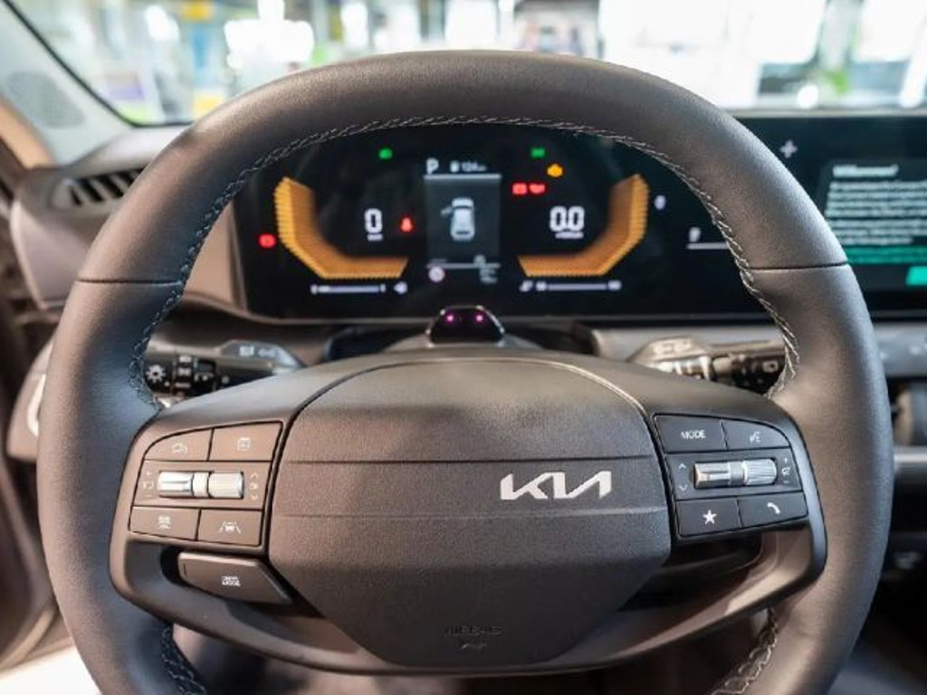 Kia K4