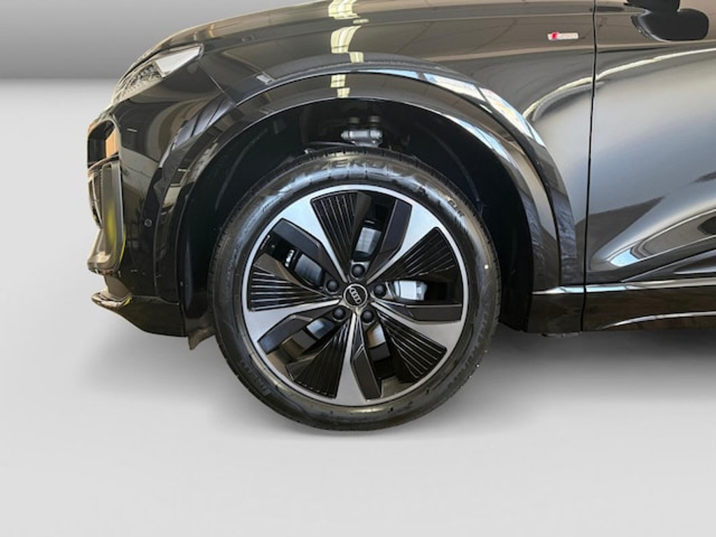 Audi Q6 e-tron S-Line Performance