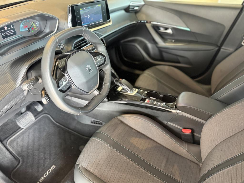 Peugeot e-2008