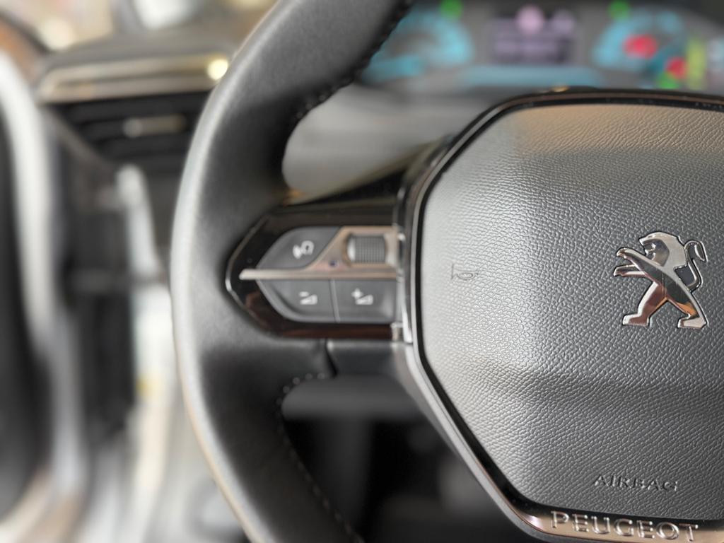 Peugeot e-2008