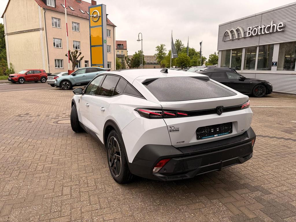 Peugeot 408