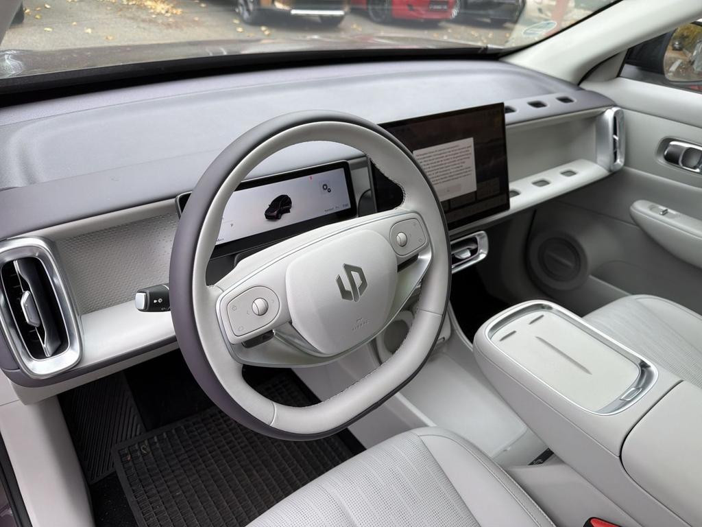 Leapmotor B10