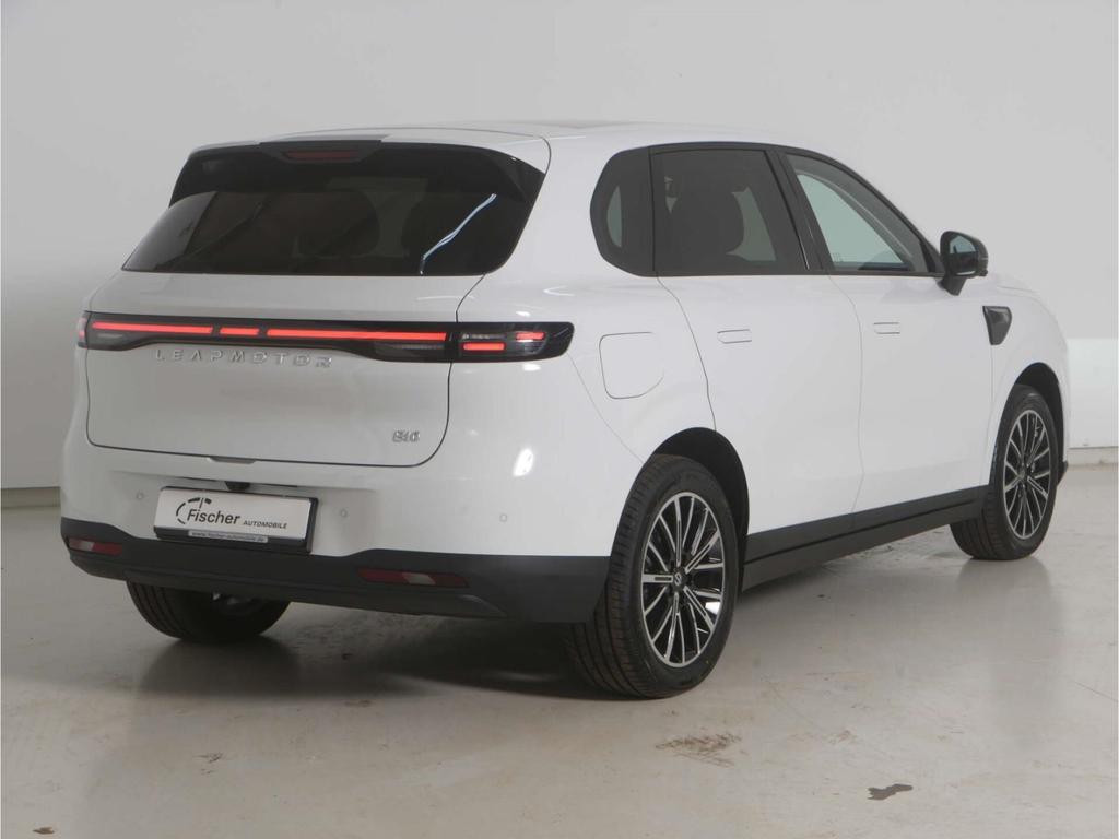 Leapmotor B10