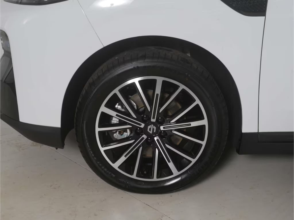Leapmotor B10