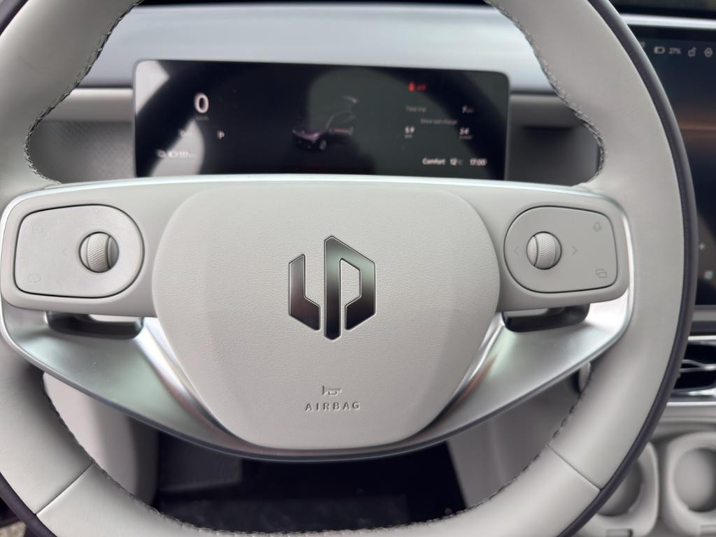 Leapmotor B10