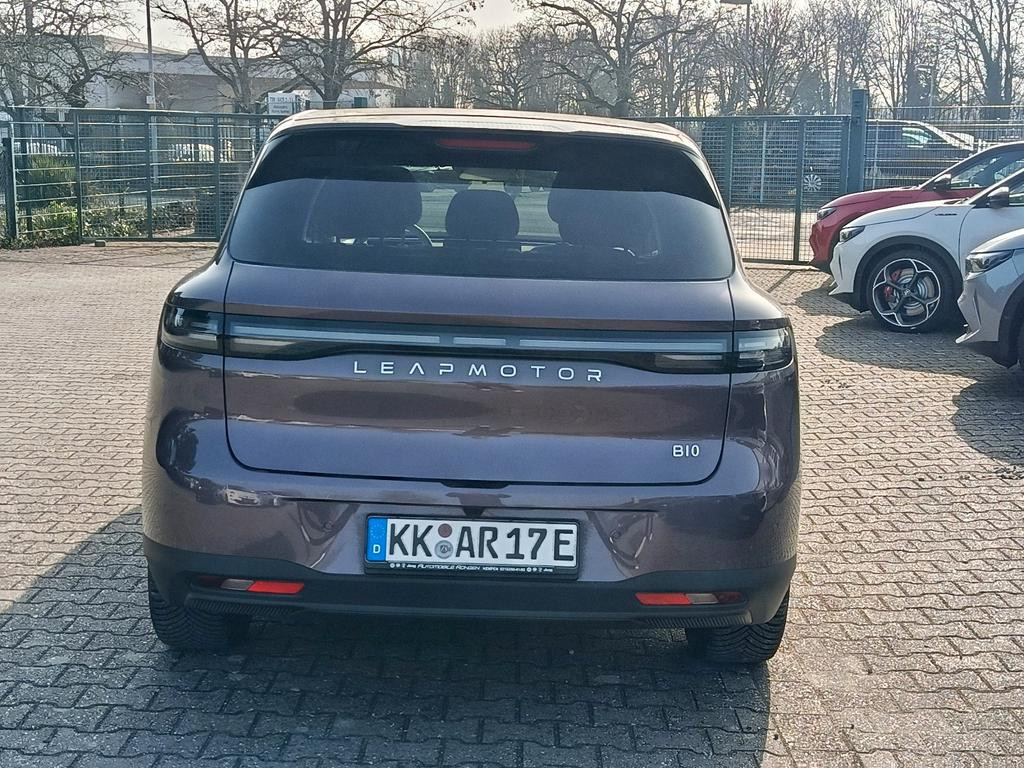 Leapmotor B10