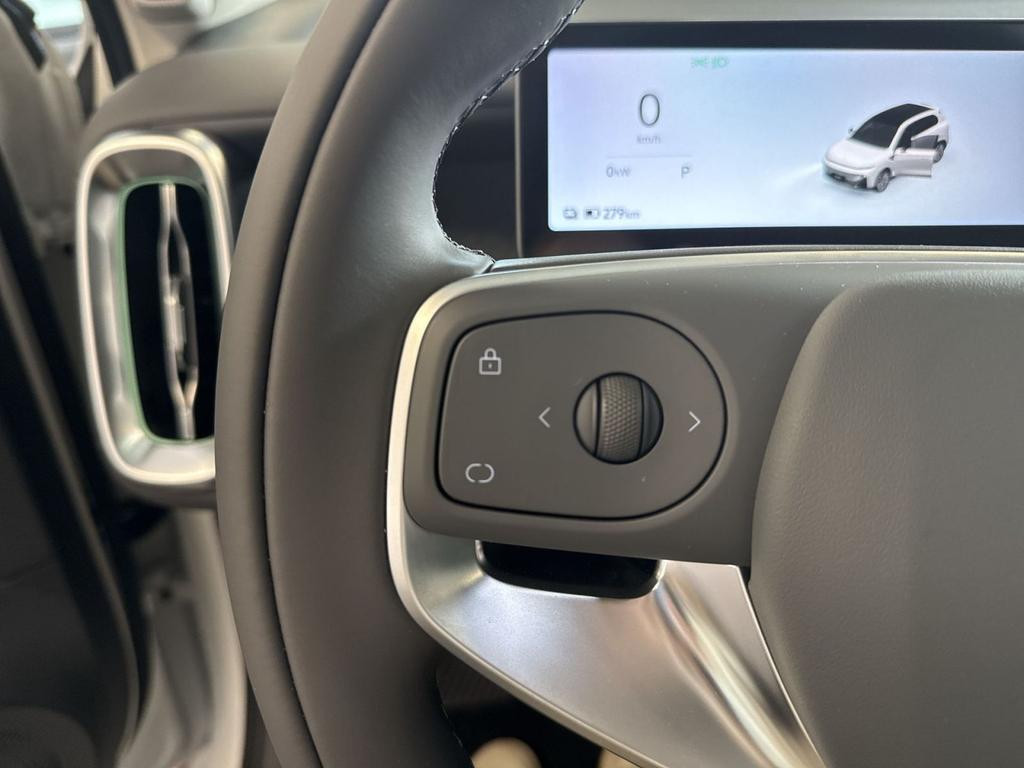 Leapmotor B10