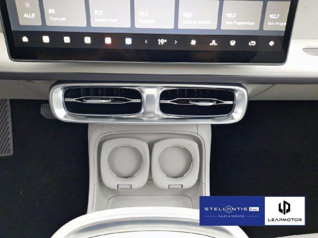 Leapmotor B10