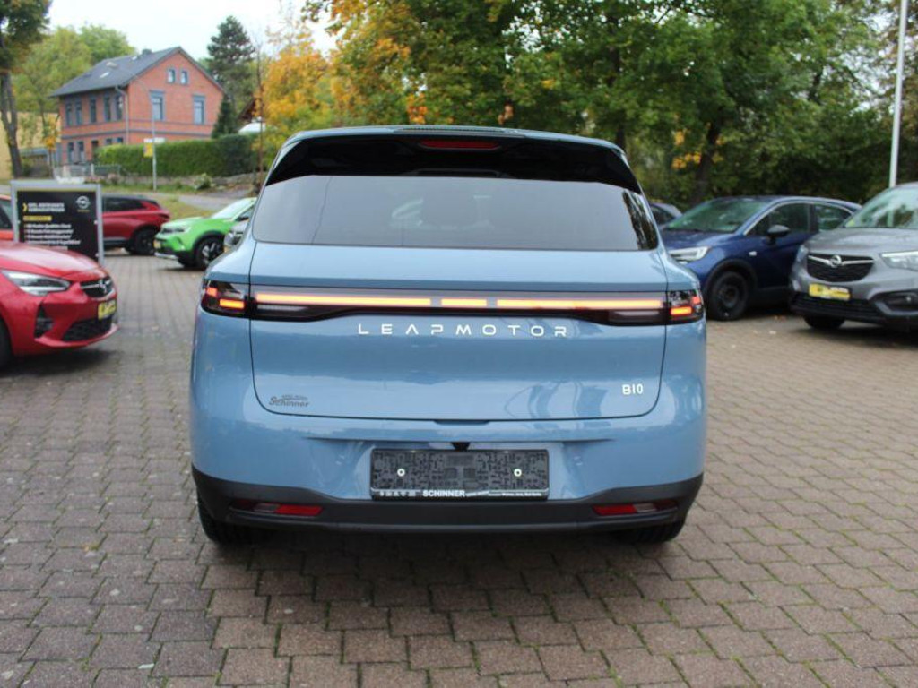Leapmotor B10