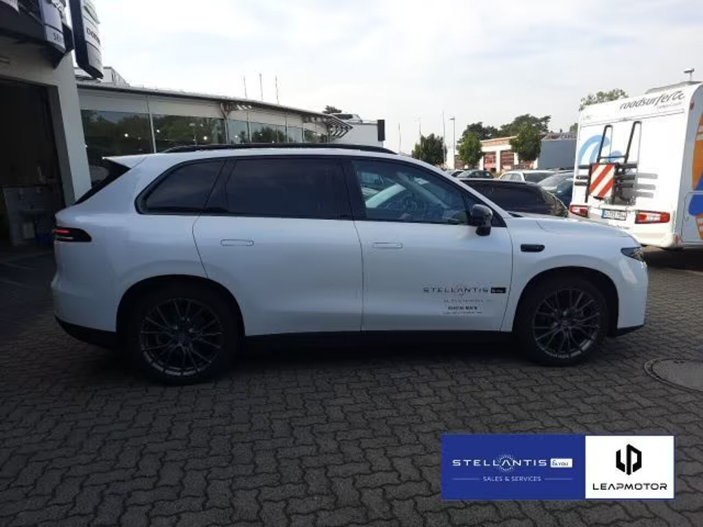 Leapmotor C10
